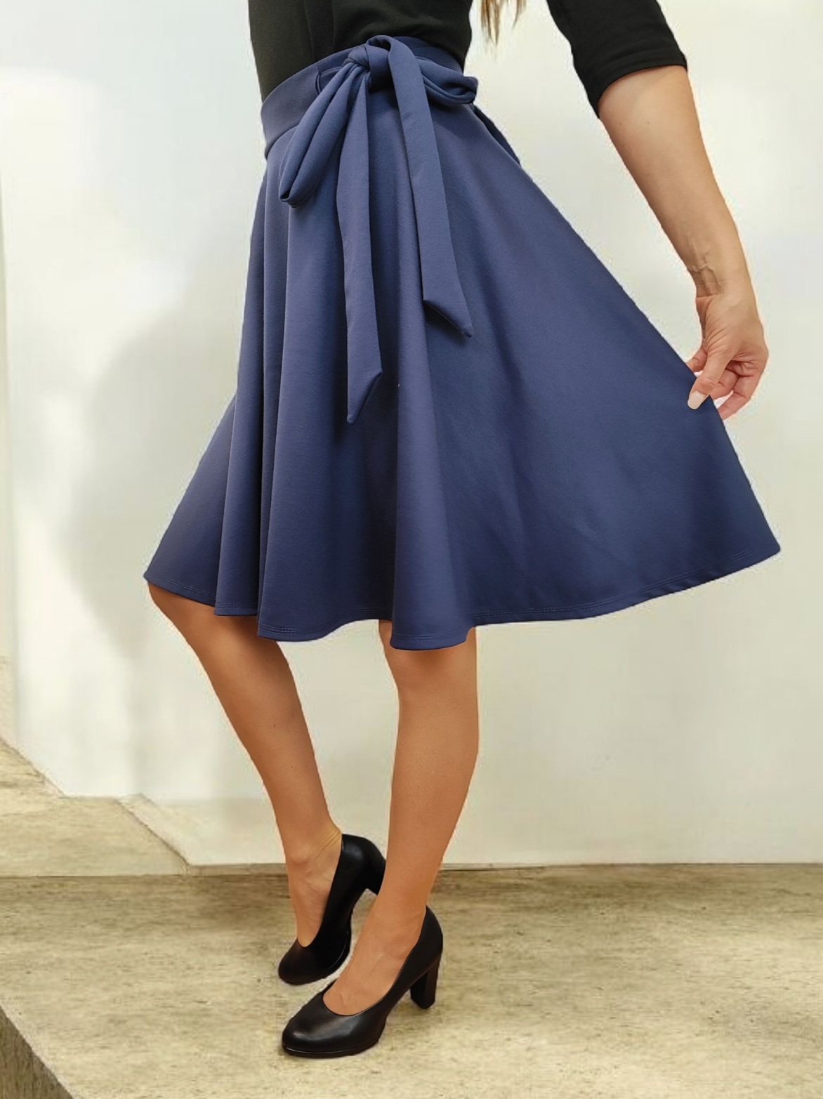 modrá zavinovací sukně